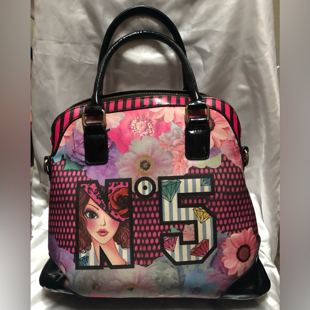 NICOLE LEE N’5 Colorful Graphic Handbag Stud Details.Woman Print, rhinestones. - Picture 2 of 11